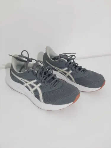 Tênis Asics 