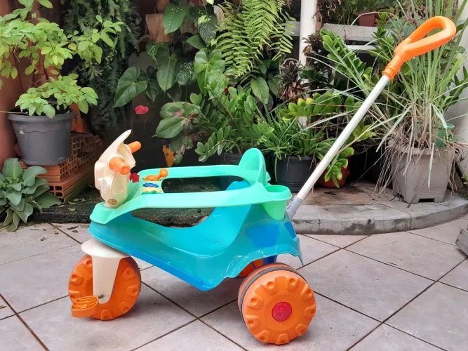 Triciclo infantil