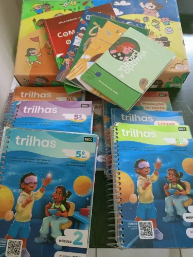 Livros 5° ano - coleção Trilhas