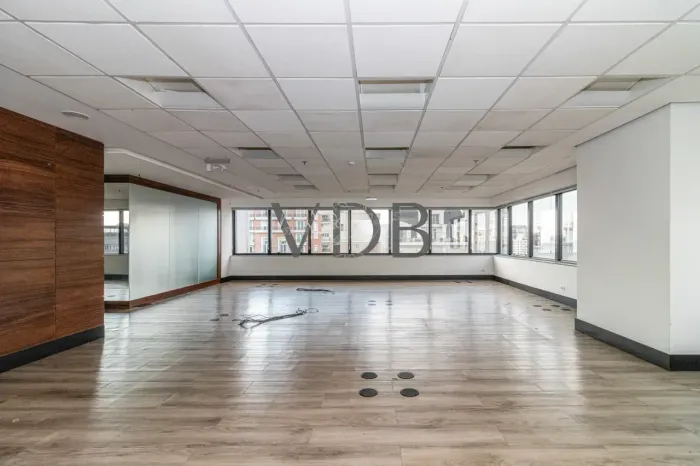 Sala Comercial de 300m² no Itaim Bibi 10 Vagas Ed. Spazio JK