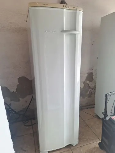 Frizer vertical 240 lts fros free 
