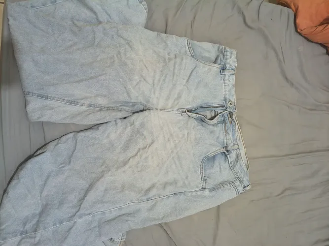 Calça jeans feminina azul claro