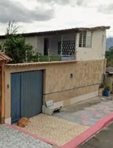 Vendo Casa + 2 kitnets em Guarapari (300m²) - | Aceita troca em BH
