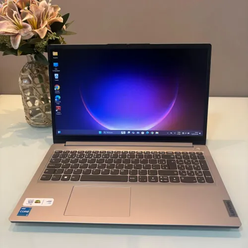 Notebook Lenovo Core i3 12º 20GB DDR4 SSD NVMe 256GB Windows 11 impecável 