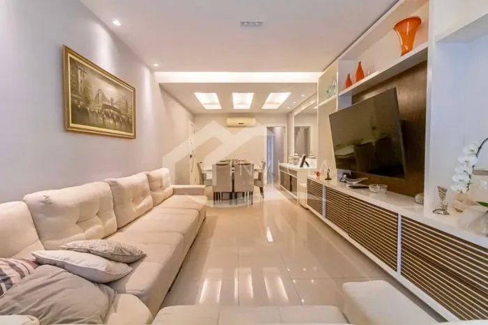 EXCELENTE APARTAMENTO DUPLEX DE 156 m² EM ANDAR ALTO.
