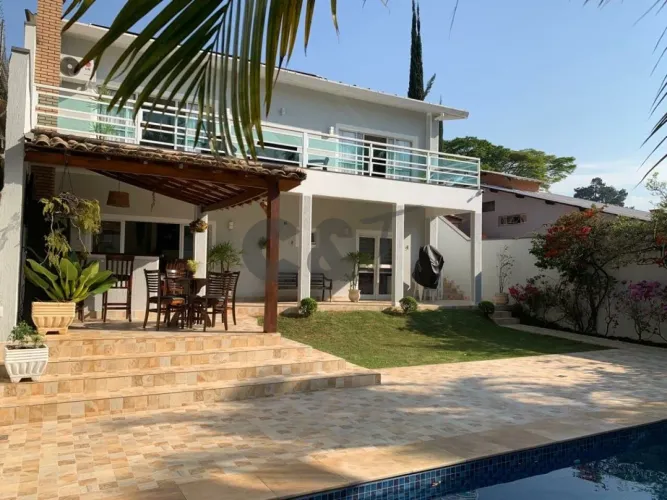 Casa Sobrado com 5 Dormitórios (3 Suítes) à Venda na Chácara Monte Alegre - São Paulo/SP