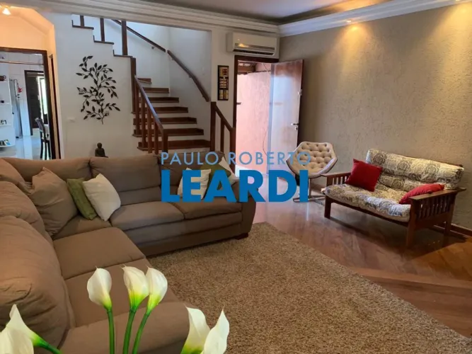 CASA ASSOBRADADA - JARDIM MARAJOARA - SP