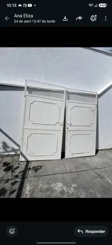 Vende se Portão antigo de ferro maciço, medida 2.50 por 2.60