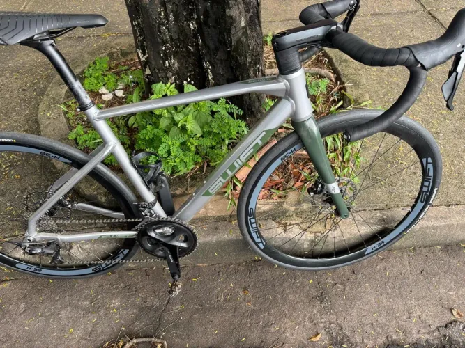 Bike sense Bicicleta Speed Swift Prata Com Freio A Disco Aro 700