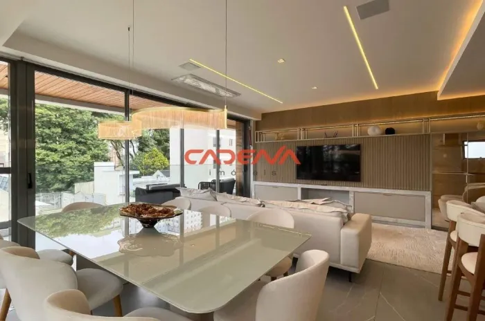 Apartamento com 3 suítes e 3 vagas para aluguel no Água Verde