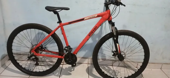 Bike Elleven Rockefeller top