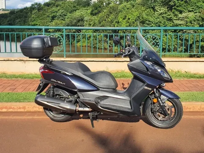 Kymco Downtown 300i ABS 21/22 - Impecável + farol auxiliar e bau
