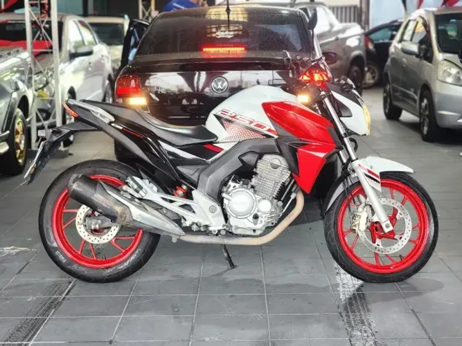 Twister 250 2022 - Baixo km, revisada ! Aceito troca e financio