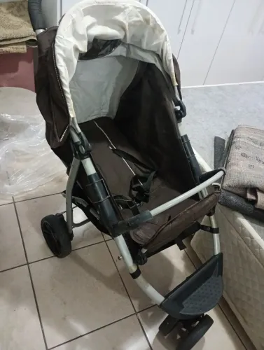 Carrinho de bebe usado