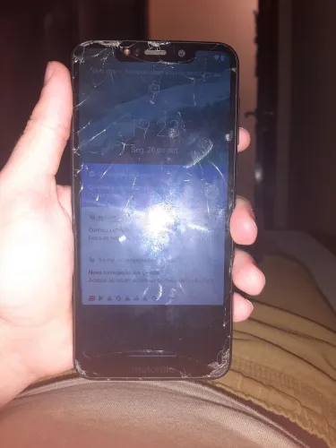 Moto one tela trincada sem gaveta de chip
