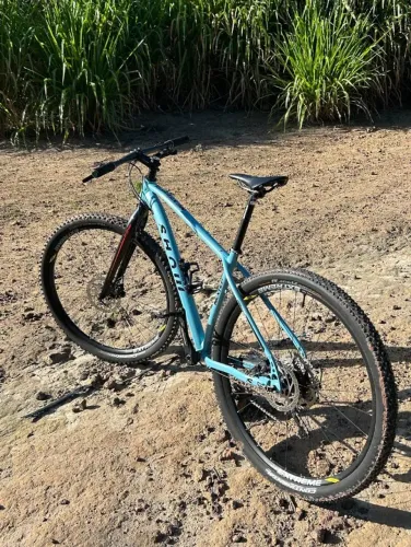 Bike MTB Aro 29 Relação Shimano Quadro 17 Muito nova