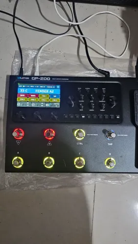 VENDO PEDALEIRA VALETON GP 200 - MUITO NOVA