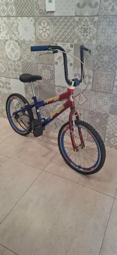 Vende-se Bicicleta aro 20