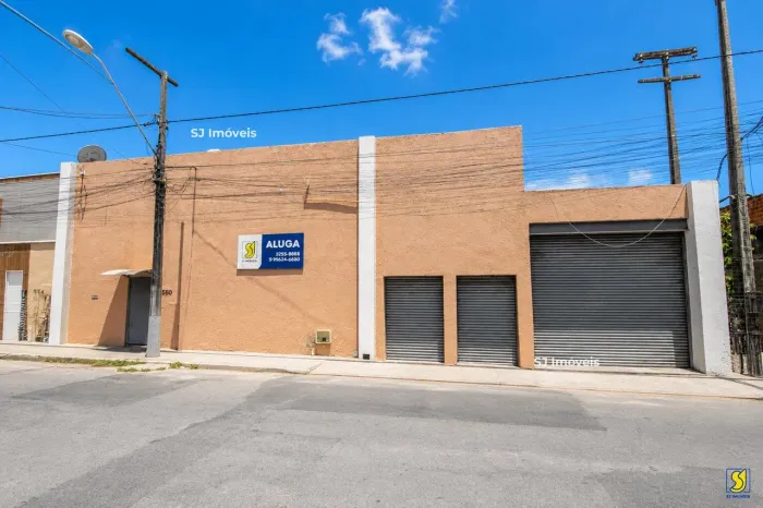 Ponto comercial amplo na Rua Quatro Irmãos, Castelão