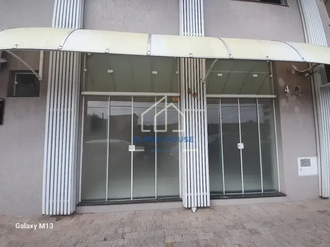 Ótimo Ponto Comercial para locação,com 01 banheiro social e cozinha no bairro São Benedito