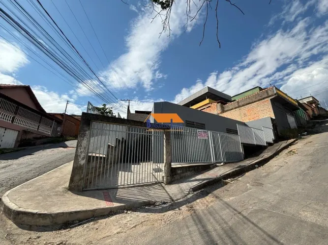 Lote de 375 m² com loja de 109m² e estrutura para uma casa, Bairro Santa Rita, Santa Luzia