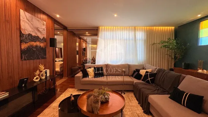 Imóvel para venda possui 243 metros quadrados com 5 quartos em Cidade Nova - Belo Horizont