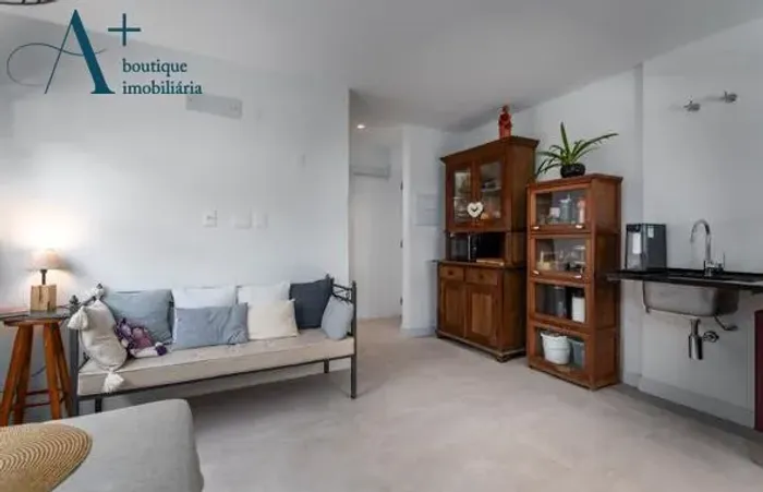 LINDO APARTAMENTO MOBILIADO PARA LOCAÇÃO de 36m², SALA, 1 SUITE, VISTA PARA PRAIA - LEBLON