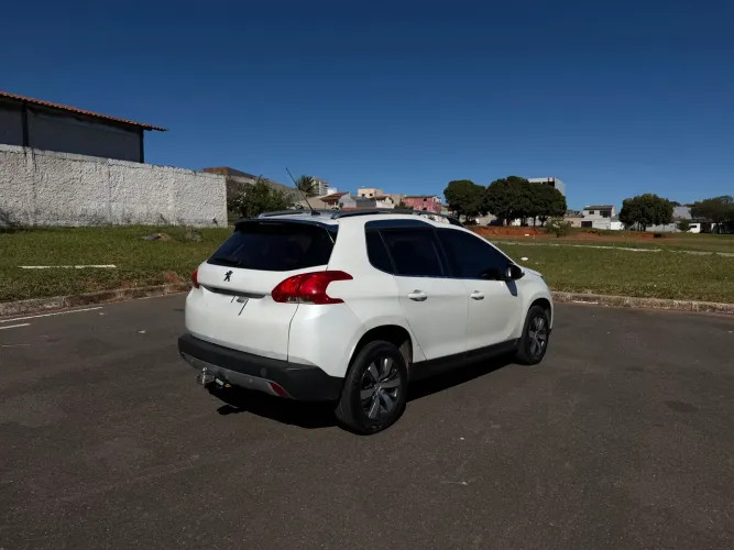 Peugeot 2008 Griffe 1.6 Flex 16V 5P Aut. 2017