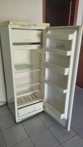 Doação de geladeira LEIA A DESCRIÇÃO
