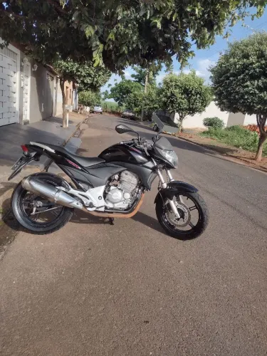 Vendo cb300R ano 2011