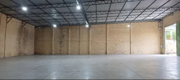 VENDO GALPÃO MED. 800 M2 CONSTRUÍDO N ALEIXO PRÓX. AV TORRES!