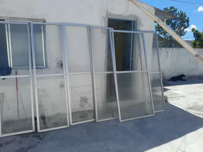 Janelas de Alumínio (6 aberturas)