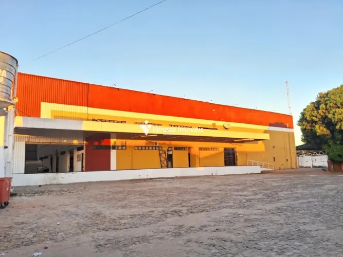 Galpão Industrial/Logístico para Aluguel | 1.728m² no Lourival Parente