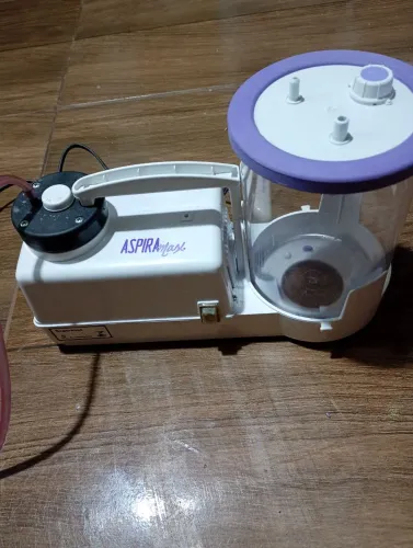 Aspirador clínico