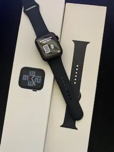 Apple Watch SE - 44mm Midnight Aluminium case With Midnight Sport Band