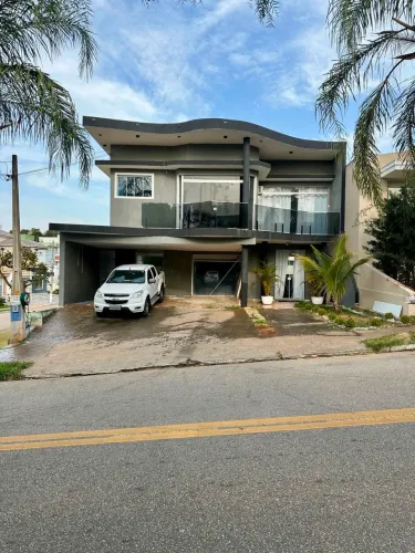 Casa de alto padrão condomínio Golden Park av Ipanema