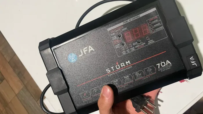 Fonte Carregador Automotivo JFA Storm 70A Bivolt Voltímetro Amperímetr 
