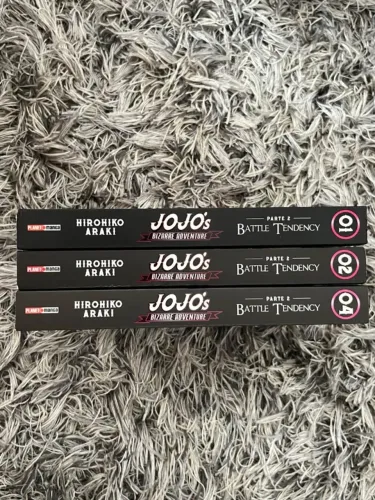 Jojo's Battle Tendency 01, 02 e 04 por Hirohiko Araki