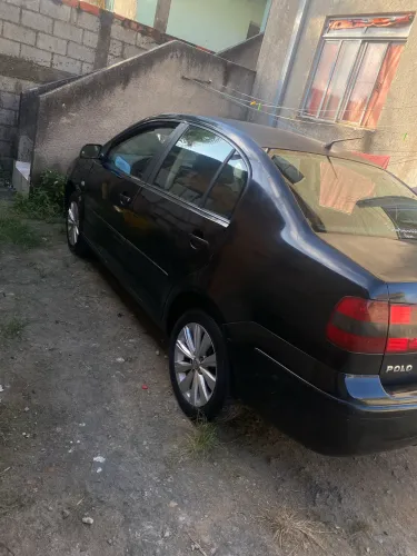 Volkswagen Polo Sedan 1.6 MI 101cv 8V 4P 2005