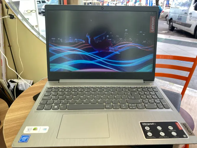 Notebook IdeaPad Lenovo 3i 15? - Semi Novo