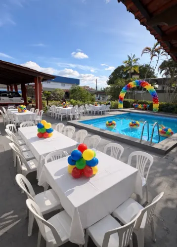 ALUGA-SE CASA PARA FESTAS E EVENTOS COM PISCINA