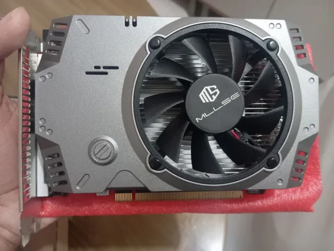 RX 550 4GB MLLSE - NOVO (APENAS 5 MESES DE USO)