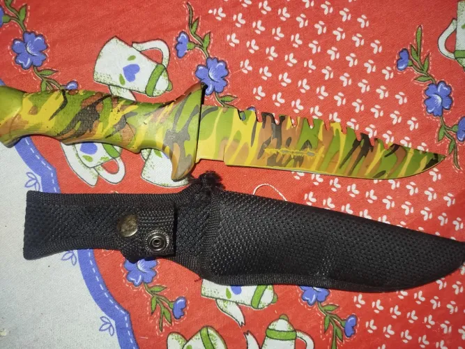 Faca Tática Camuflada