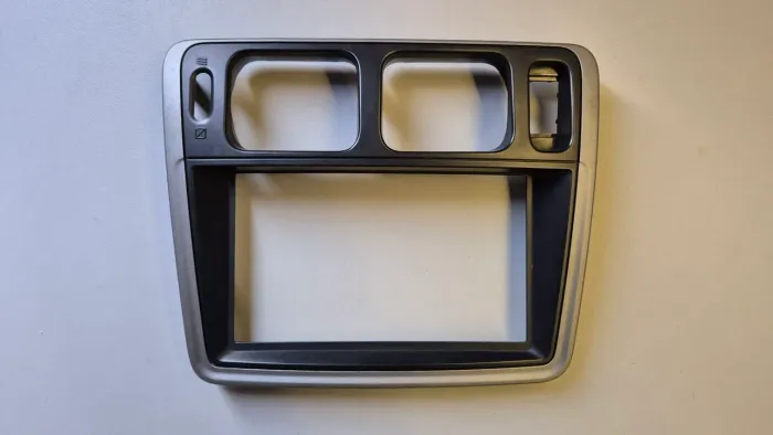 Moldura Original Painel Central Pajero Tr4 Multimidia Radio Original 