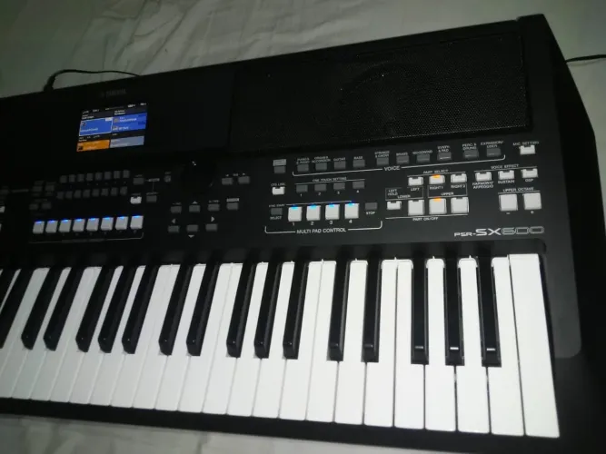 Teclado Yamaha SX600