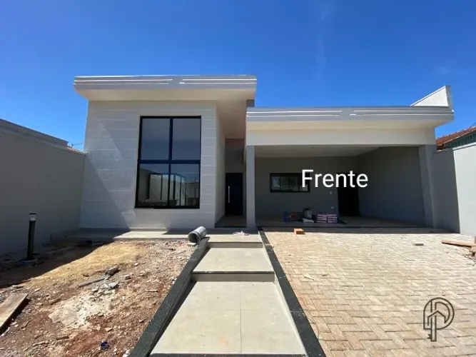 Casa Pronta para morar no Centro de Rolândia Paraná