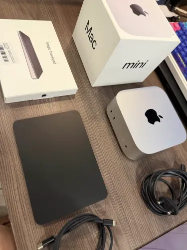 Mac Mini M4 16/256 + Magic Trackpad Preto