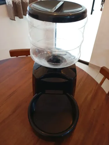 Comedouro automático