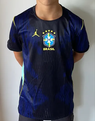 Camisa Brasil Infantil Azul Modelo Jogador Jordan