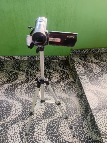 Filmadora Sony + tripé 
